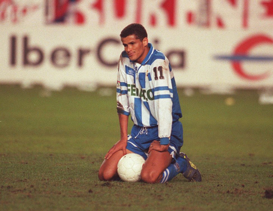 后防线的球 后防线的球