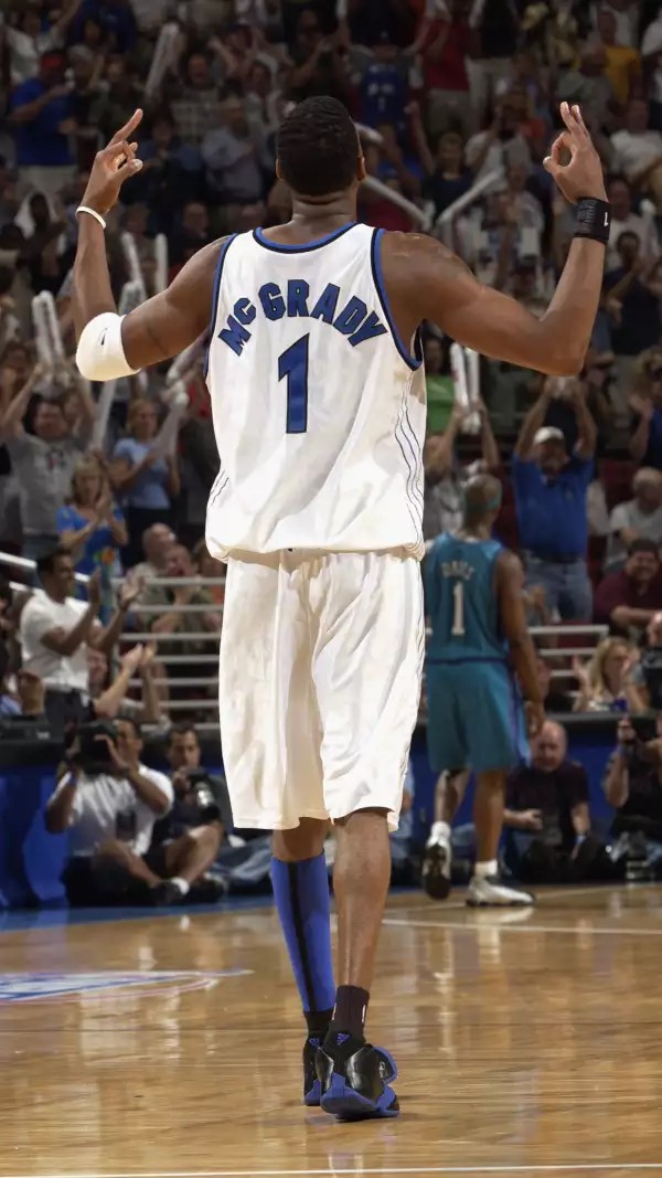 边路前插球 边路前插球