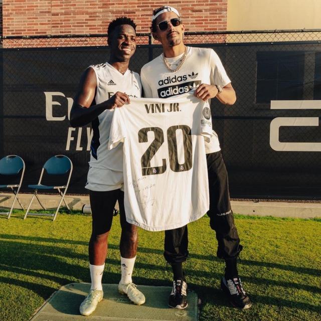 与之同源 与之同源